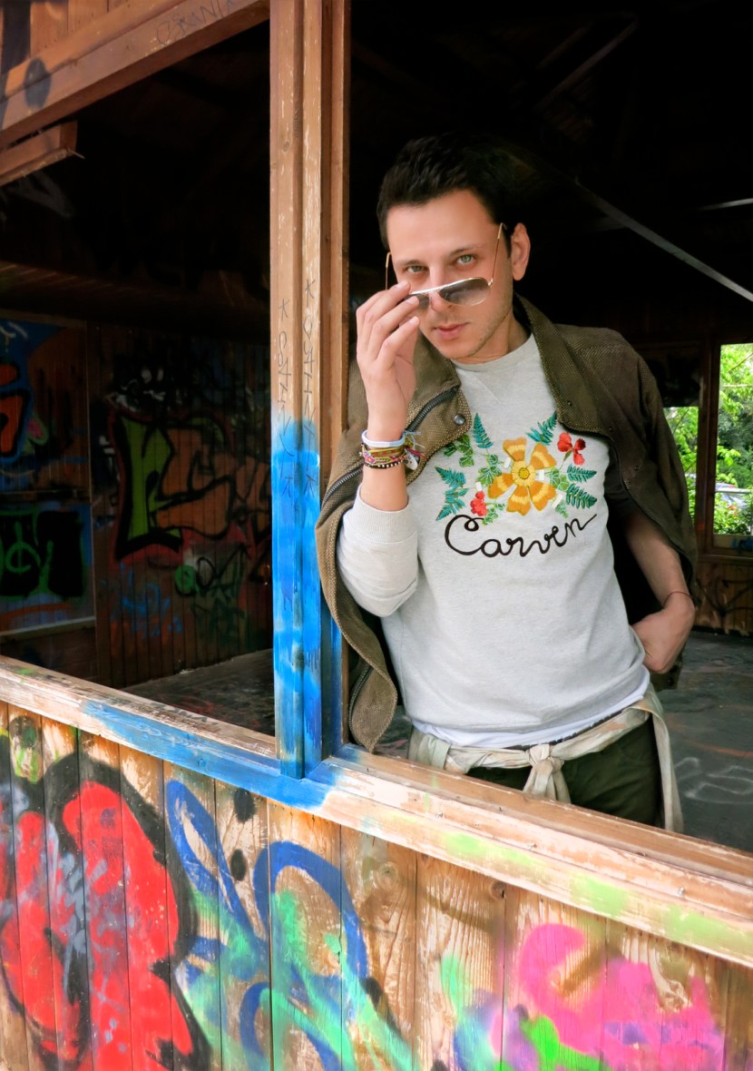 carven botanical logo sweater