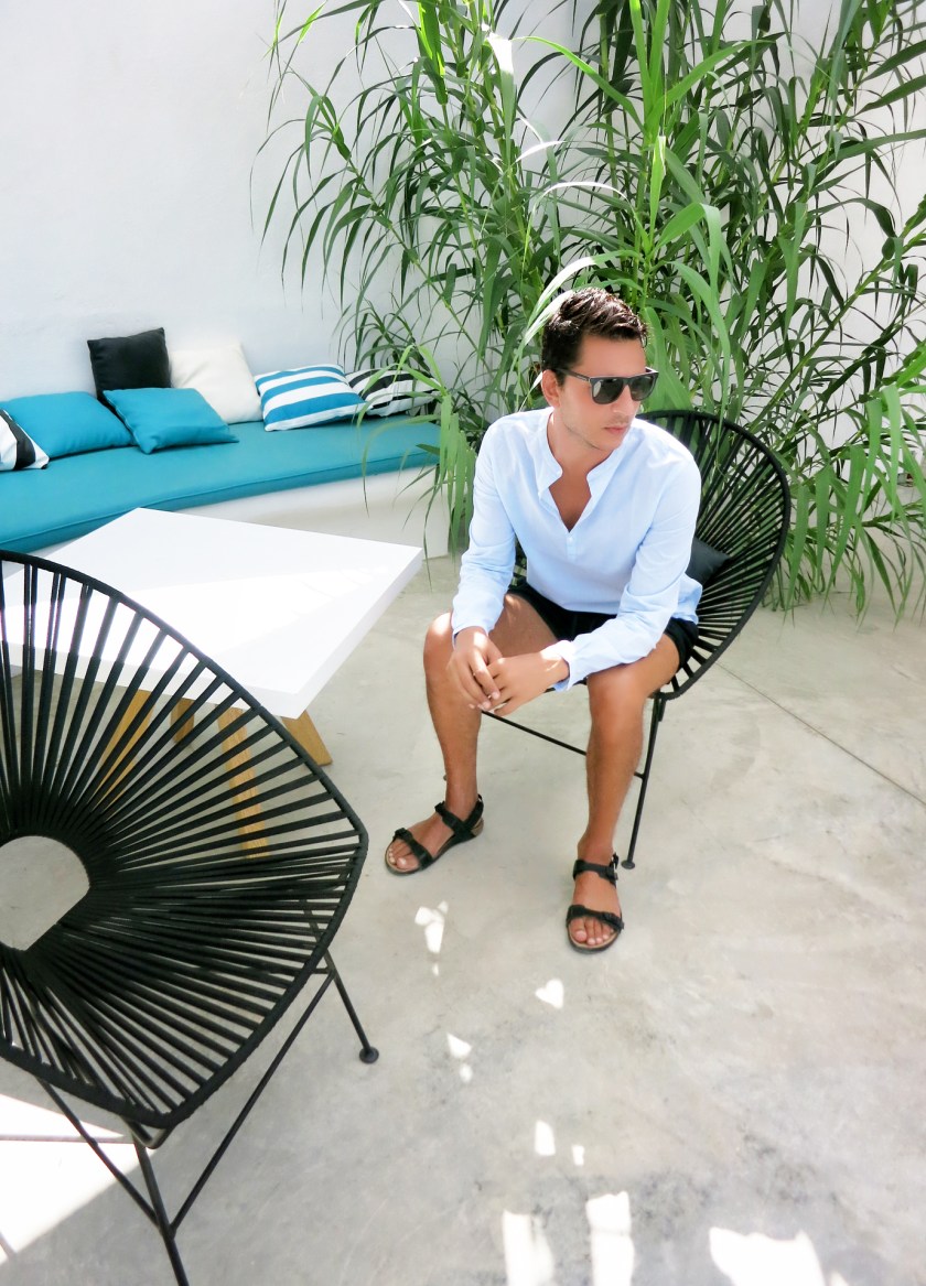 stylentonic_sky_blue_meets_black