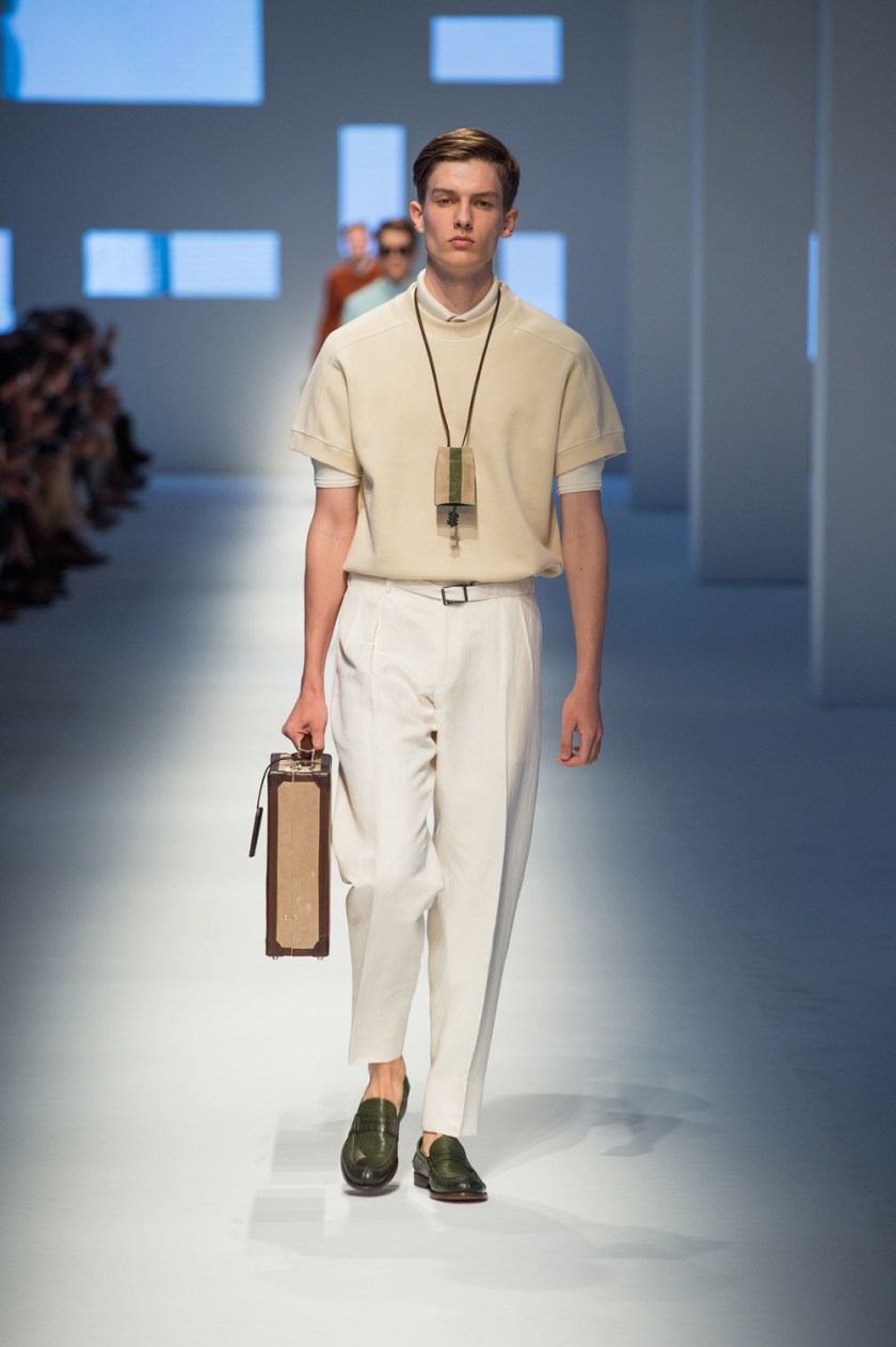 Canali-SS16-catwalk