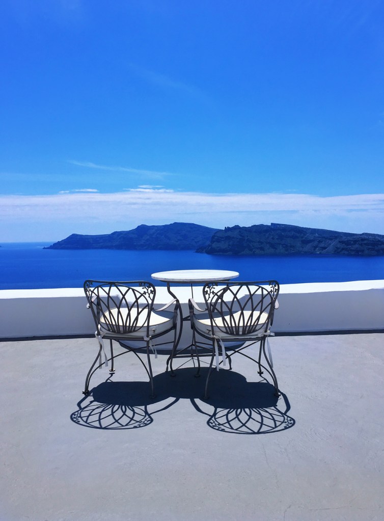 Kirini_suites_oia_santorini